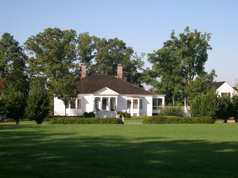 Virginia Manor House Inspired by Jeffersonian Design by Train Architects - Photo 2