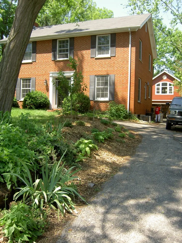 Creative Landscaping Without Retaining Walls or Curbs by Art & Architecture Inc - Photo 6