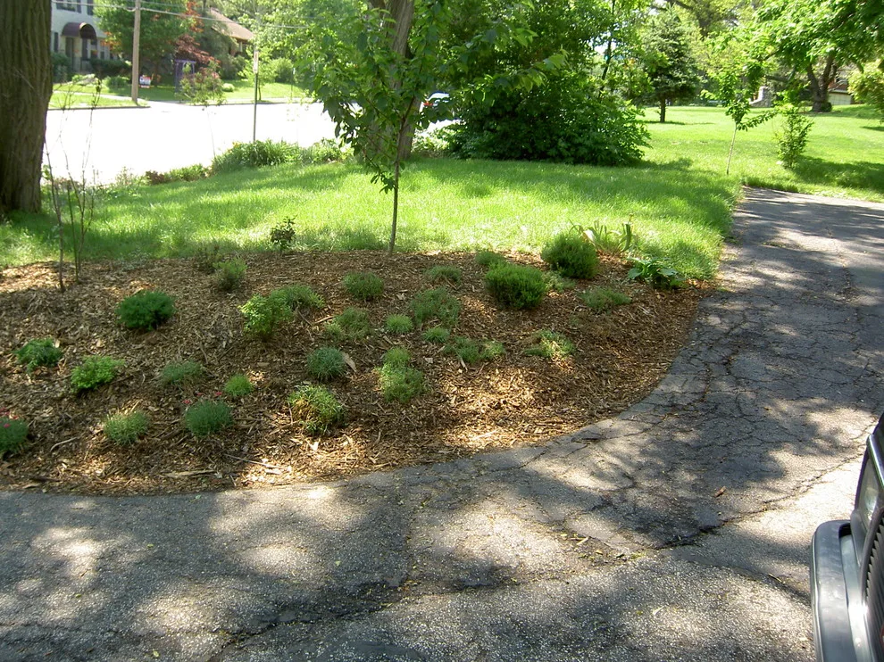 Creative Landscaping Without Retaining Walls or Curbs by Art & Architecture Inc - Photo 7
