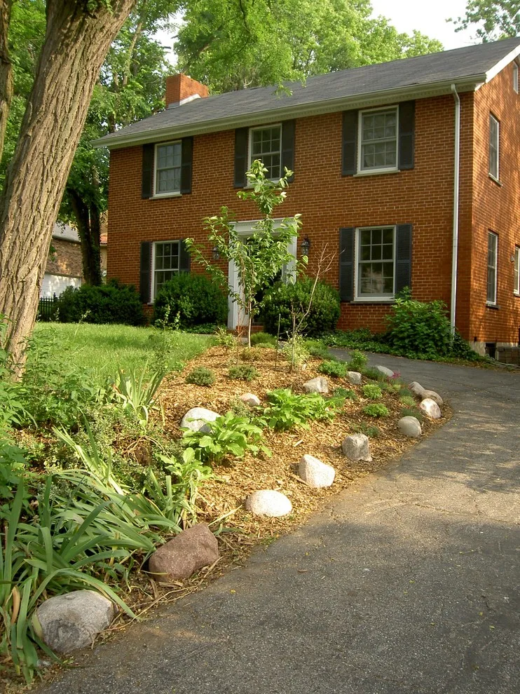 Creative Landscaping Without Retaining Walls or Curbs by Art & Architecture Inc - Photo 2