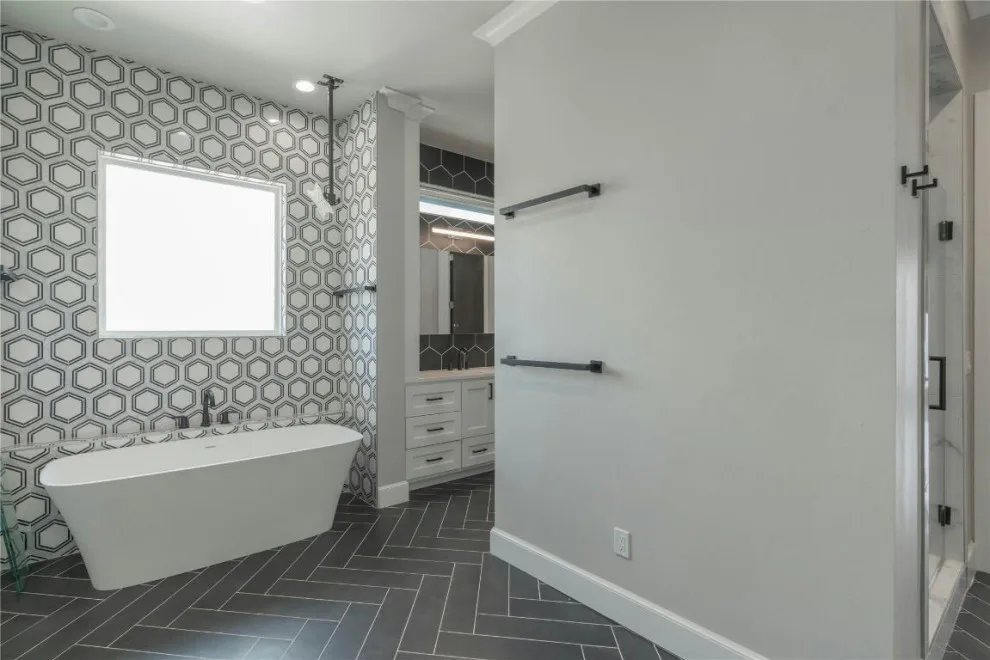 Edmond Oak Tree Golf Course Residence by Jaggers Home Design - Photo 31