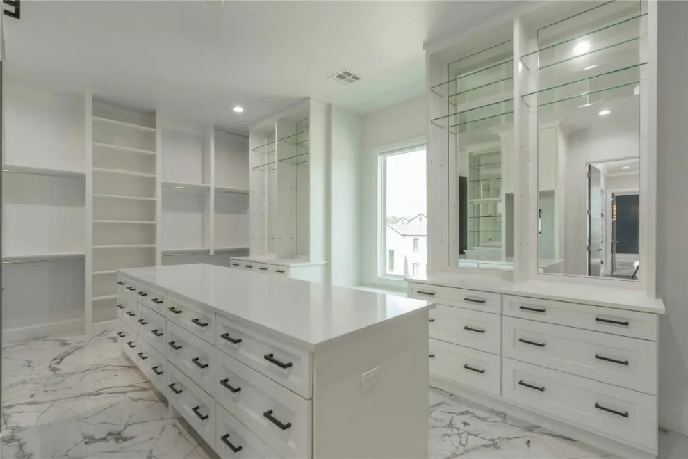 Edmond Oak Tree Golf Course Residence by Jaggers Home Design - Photo 5