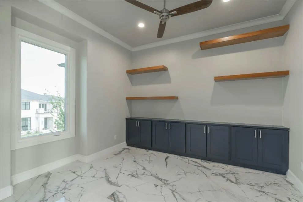 Edmond Oak Tree Golf Course Residence by Jaggers Home Design - Photo 38