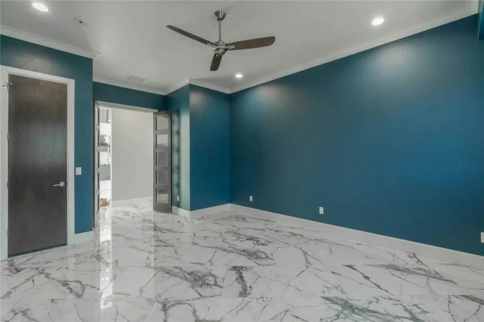 Edmond Oak Tree Golf Course Residence by Jaggers Home Design - Photo 14