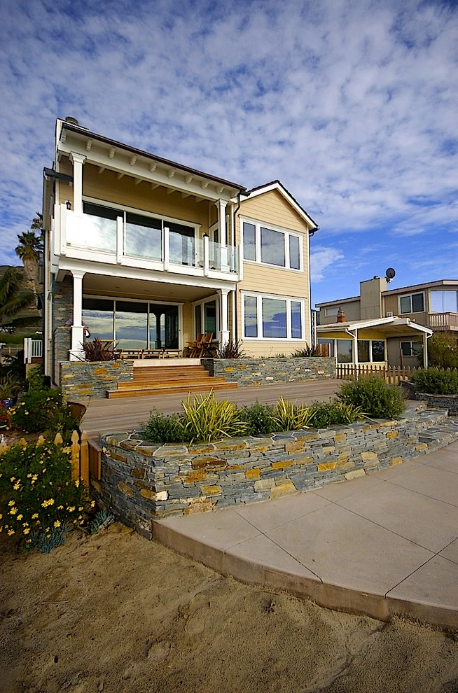 Ventura Faria Beach House by Scarlett's Landscape, Inc. - Photo 9