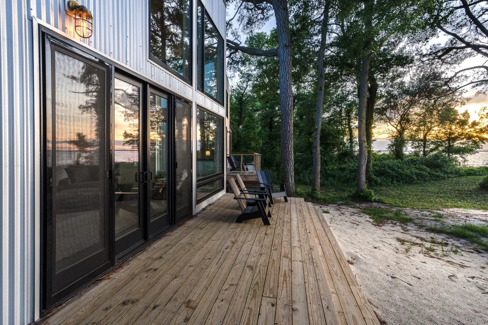Contemporary warmth by the water by David D. Quillin Architecture - Photo 9