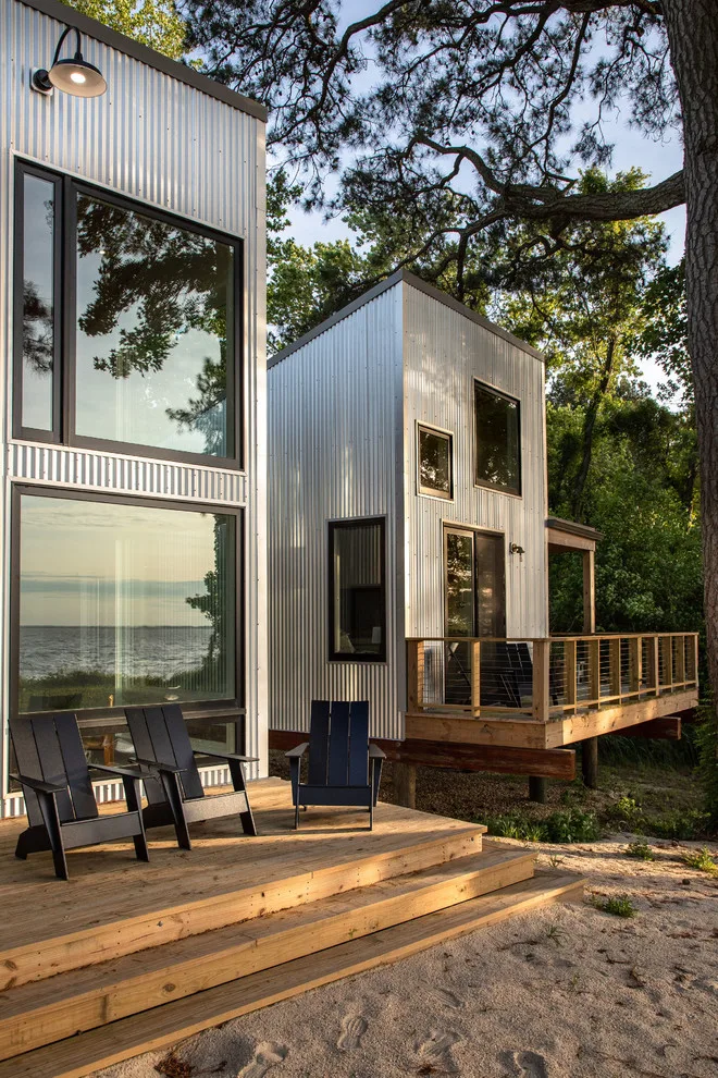 Contemporary warmth by the water by David D. Quillin Architecture - Photo 10