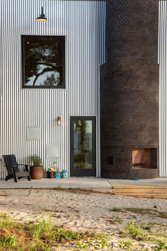 Contemporary warmth by the water by David D. Quillin Architecture - Photo 17