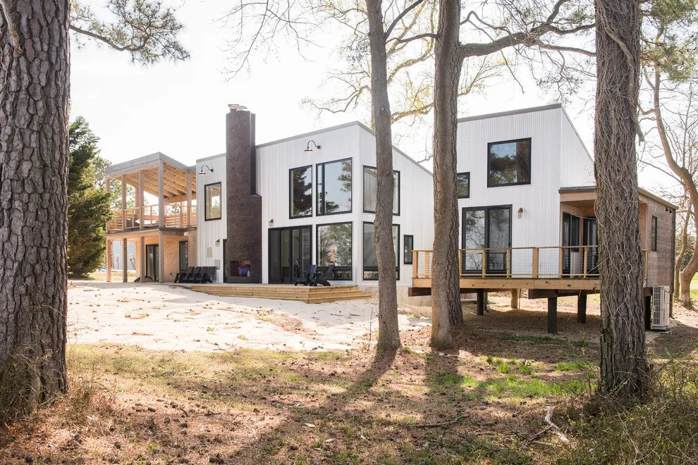 Contemporary warmth by the water by David D. Quillin Architecture - Photo 11