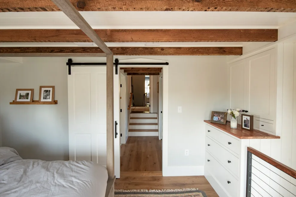 Emerald Valley Homestead by Longhouse Architects - Photo 2