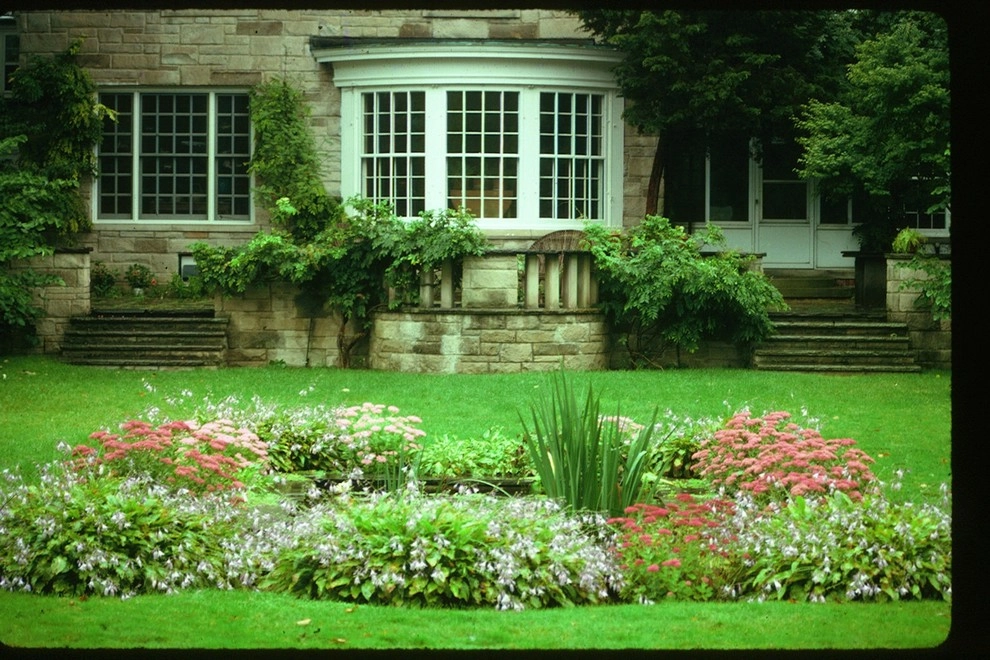 Vibrant Plantings by Land Architects, Inc. - Photo 2