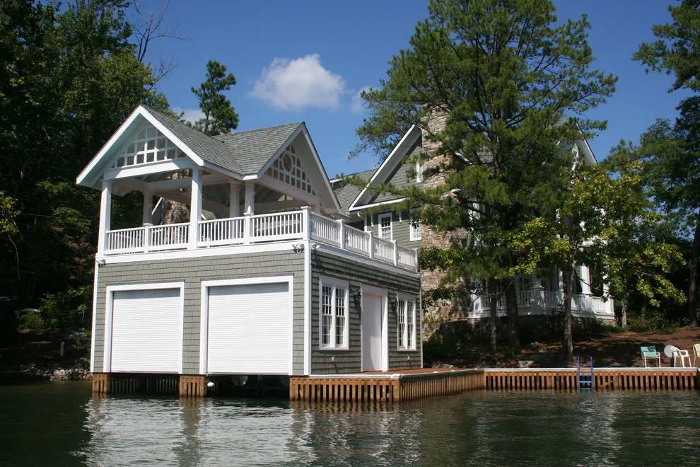Family Waterfront Cottage by Blue Oak Architecture - Photo 3