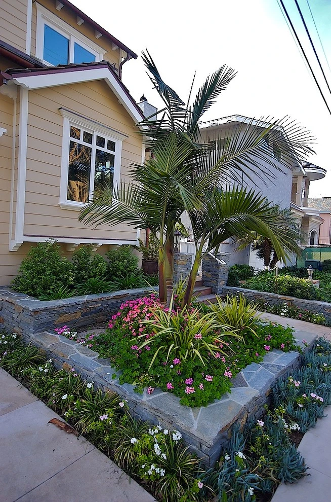 Ventura Faria Beach House by Scarlett's Landscape, Inc. - Photo 8