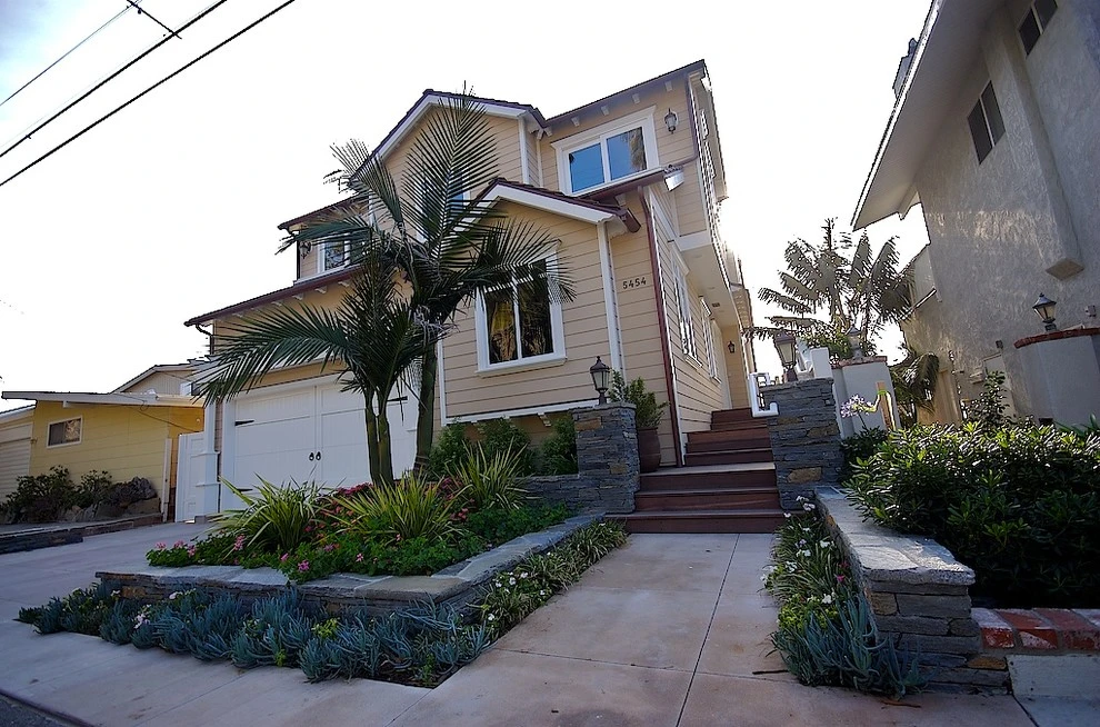 Ventura Faria Beach House by Scarlett's Landscape, Inc. - Photo 15