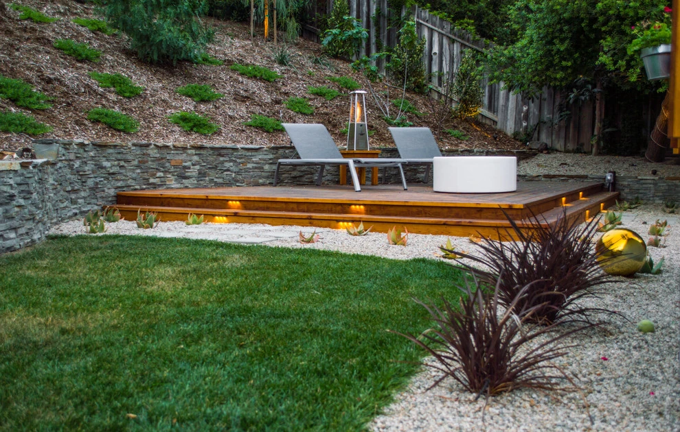 Thousand Oaks Modern Backyard by Scarlett's Landscape, Inc. - Photo 13