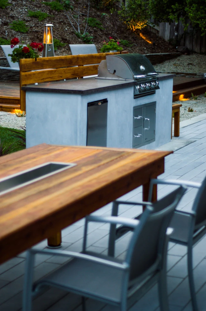 Thousand Oaks Modern Backyard by Scarlett's Landscape, Inc. - Photo 6