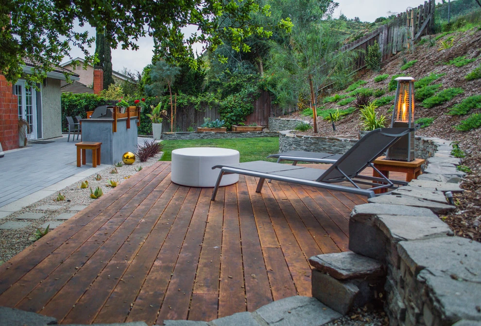 Thousand Oaks Modern Backyard by Scarlett's Landscape, Inc. - Photo 8