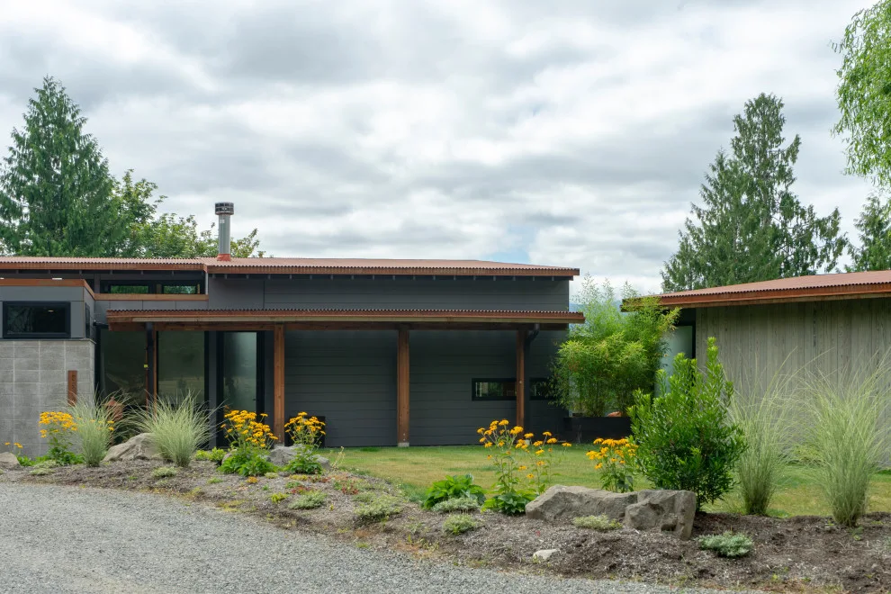 Aquatic Breeding Home Road by Rhodes Architecture + Light - Photo 3