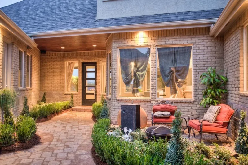 Florida-Inspired Award-Winning Home Parade by Jaggers Home Design - Photo 43