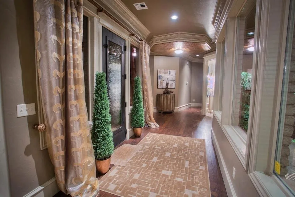 Florida-Inspired Award-Winning Home Parade by Jaggers Home Design - Photo 37