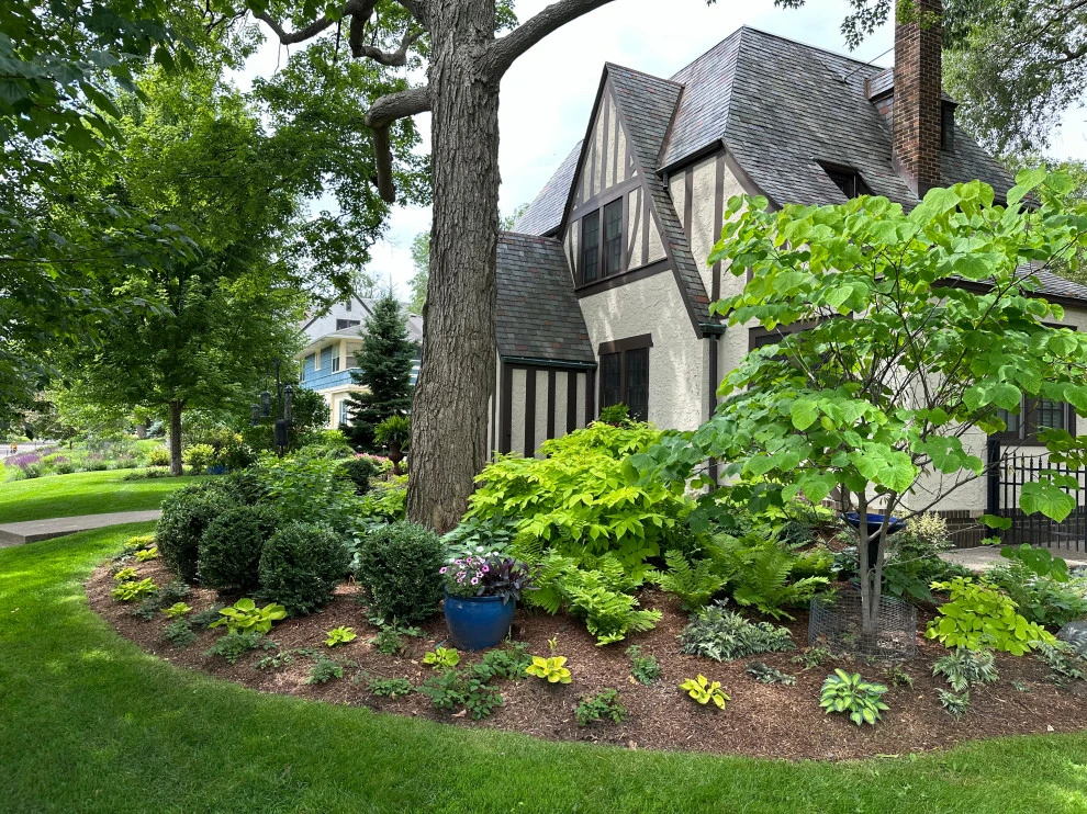 Saint Paul Tudor Garden by Stonepocket Unique Landscapes - Photo 2