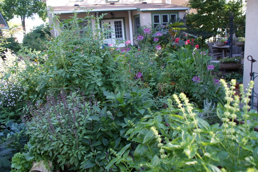 St. Paul Working Garden by Stonepocket Unique Landscapes - Photo 3