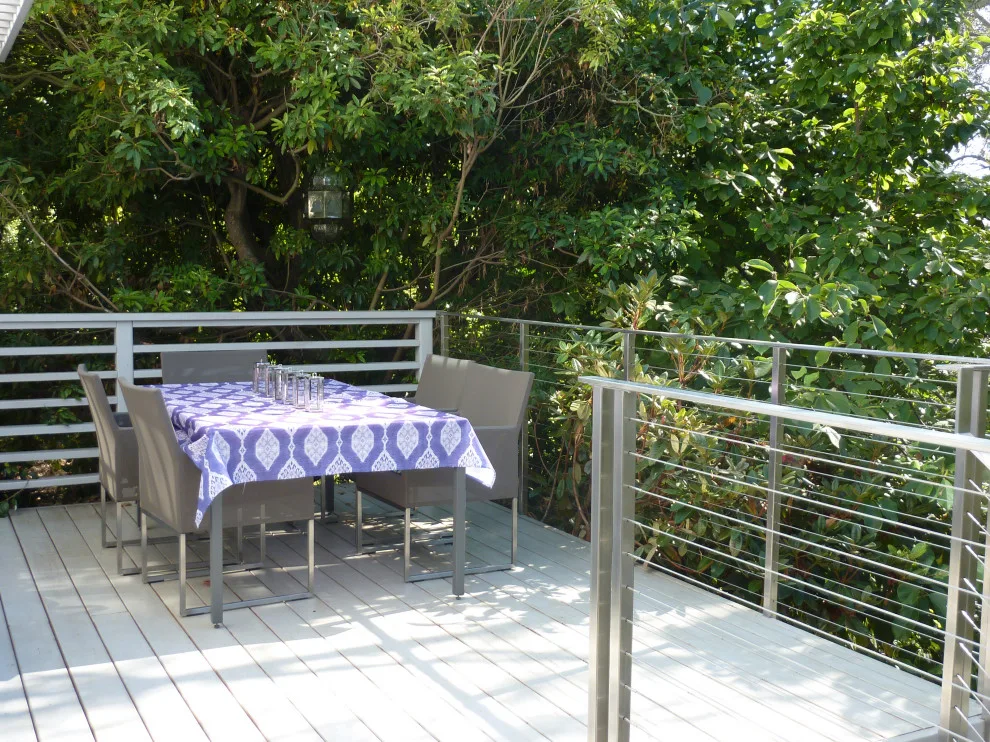 Deck: when do stairs transcend their basic function? by Rebecca Schnier Architecture - Photo 4