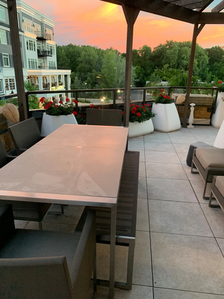 Wayzata Condo Retreat by Stonepocket Unique Landscapes - Photo 4