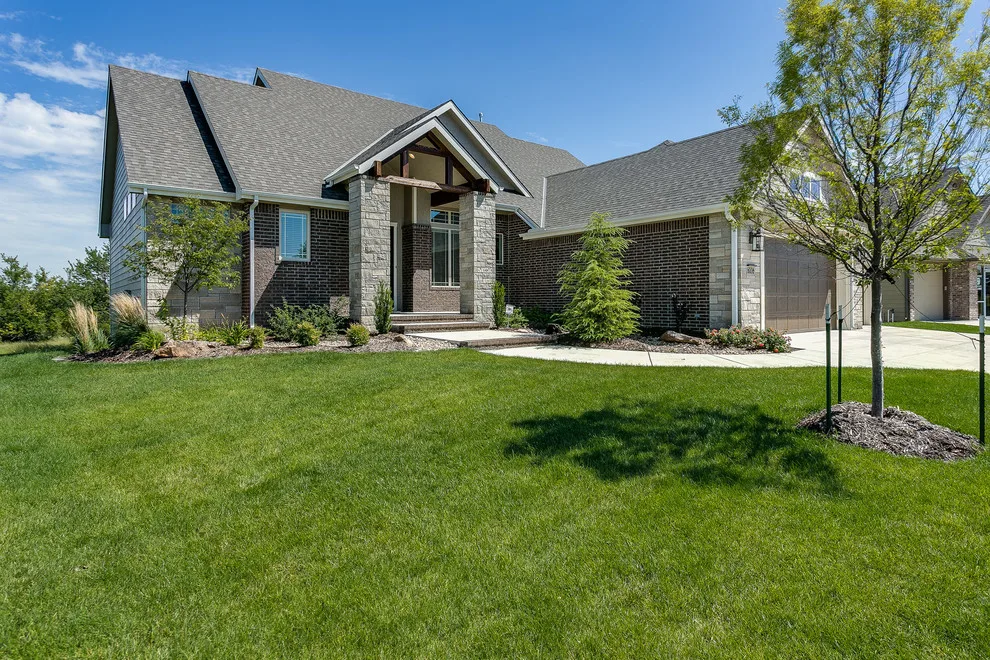 Gearhart Homes, 2015 Parade Selection by Design Group Architects Ltd. - Photo 11
