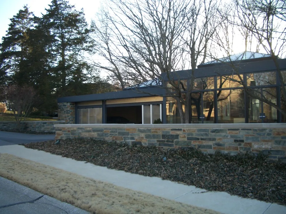 Transparent dwelling by J.E. Cundiff, Designer, Inc. - Photo 7