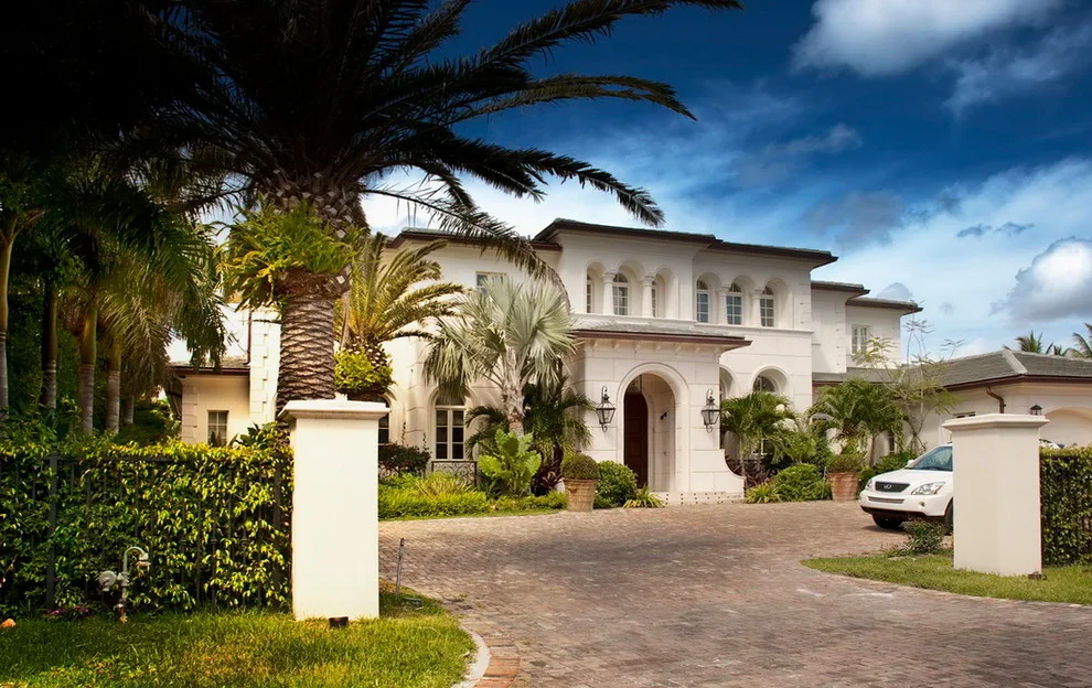 Opulent Homes - Golden Beach, Florida by Jorge L. Esteban Architecture & Planning - Photo 5