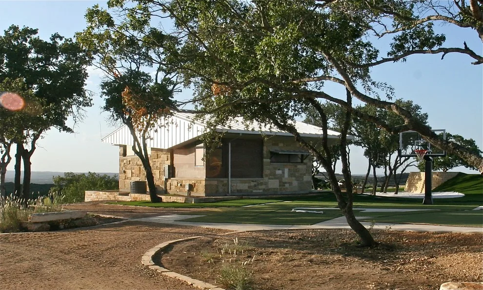 Golfers' Workshop by Barley|Pfeiffer Architecture - Photo 12