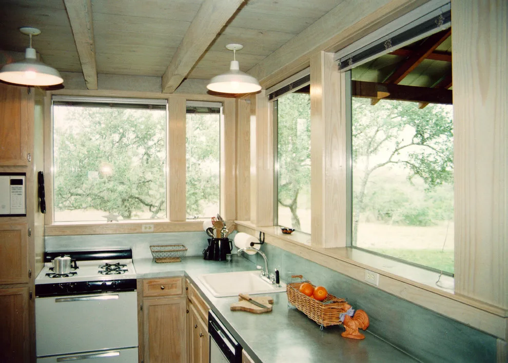 Goliad Retreat Home by Ignacio Salas-Humara Architect LLC - Photo 4