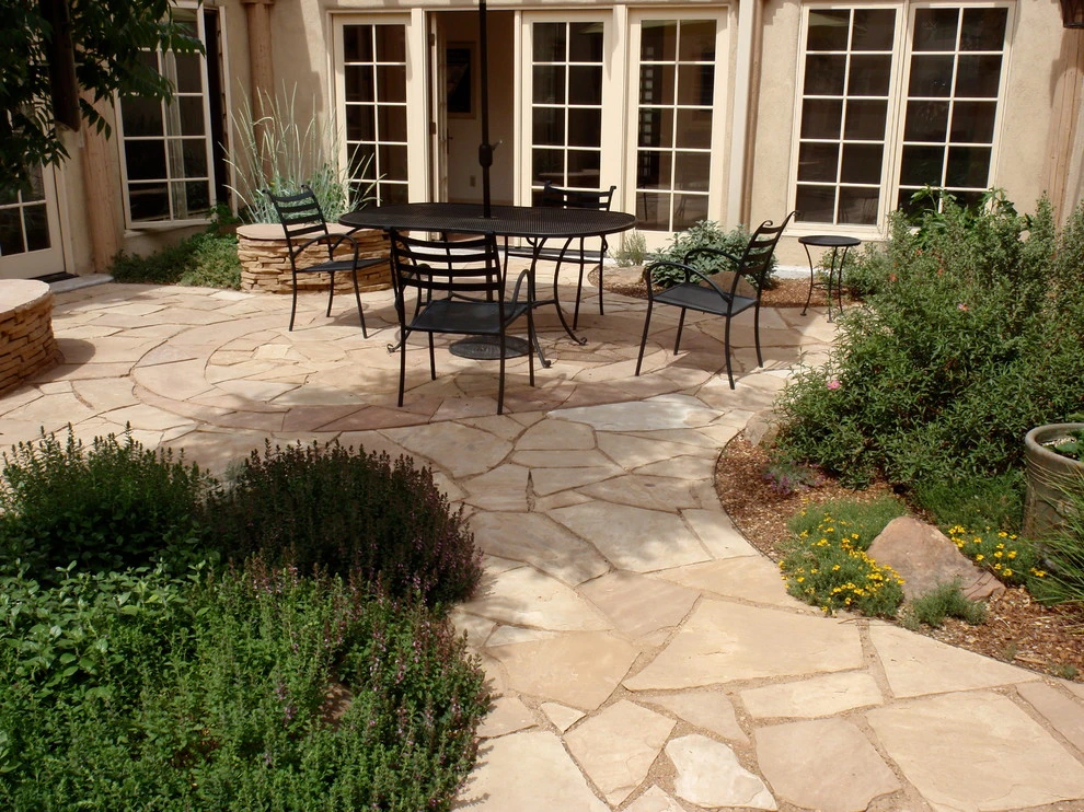 Xeric courtyard by Waterwise Landscapes Incorporated - Photo 2