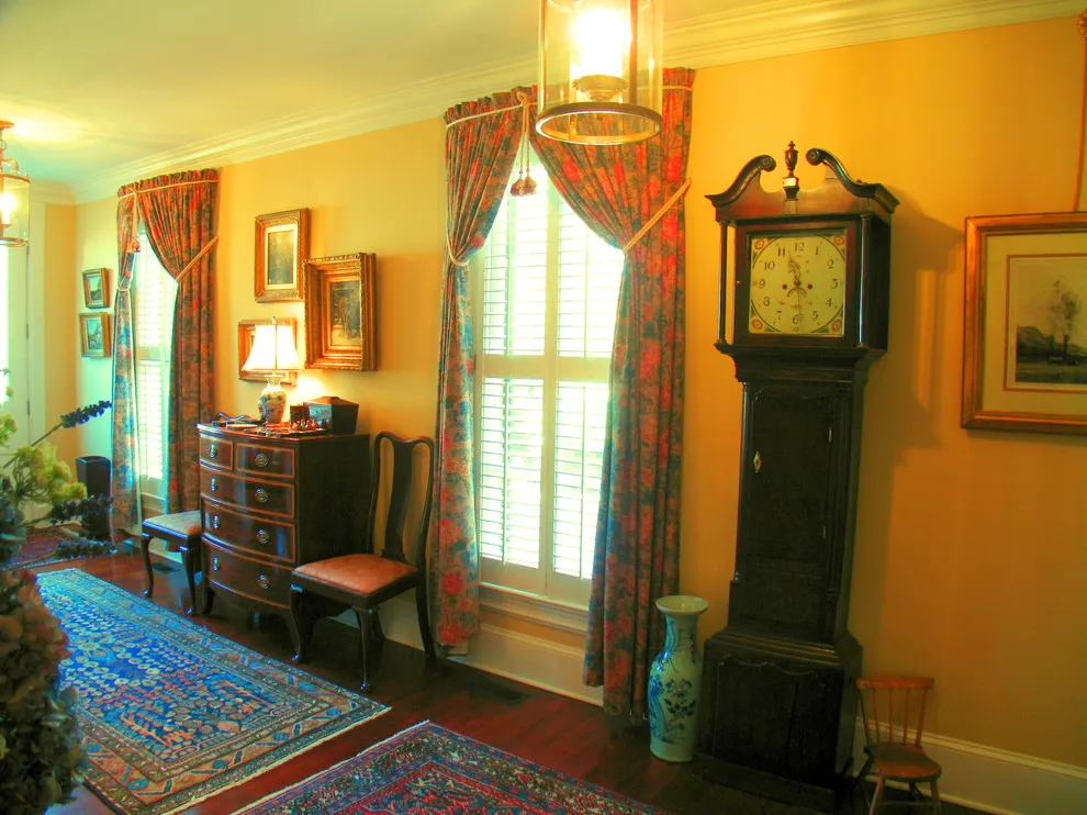 A Battery-Inspired Charleston Single by Southeast Studios Inc. - Photo 11
