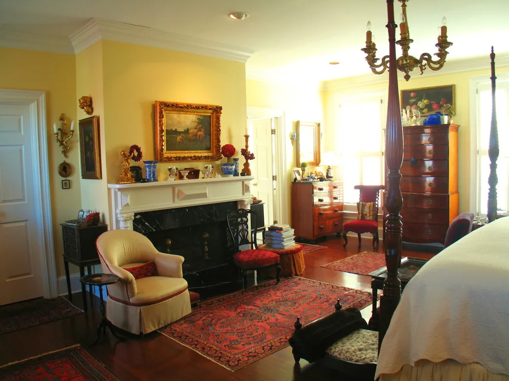 A Battery-Inspired Charleston Single by Southeast Studios Inc. - Photo 7