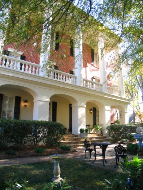 A Battery-Inspired Charleston Single by Southeast Studios Inc. - Photo 41