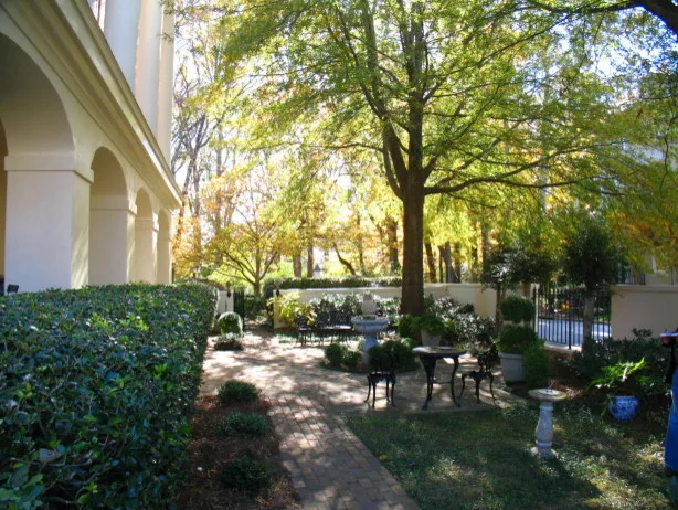 A Battery-Inspired Charleston Single by Southeast Studios Inc. - Photo 40