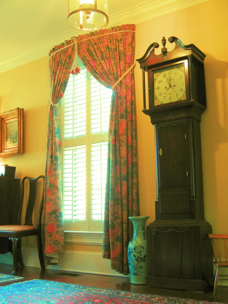 A Battery-Inspired Charleston Single by Southeast Studios Inc. - Photo 2