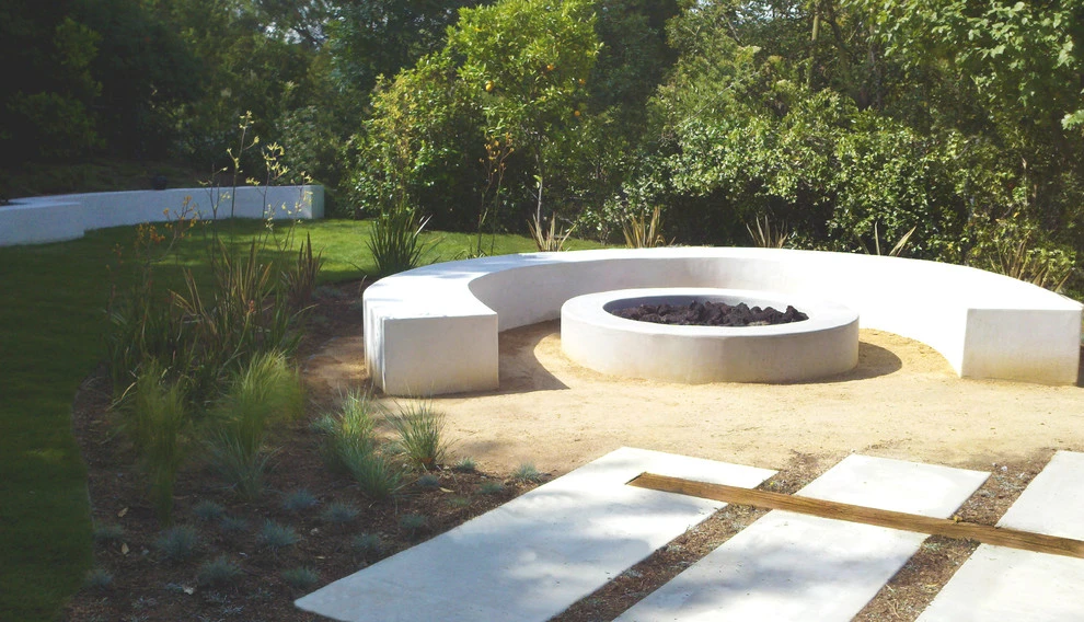 Laurelcrest Drive, Los Angeles by Weeds Garden Design Build LLC - Photo 2