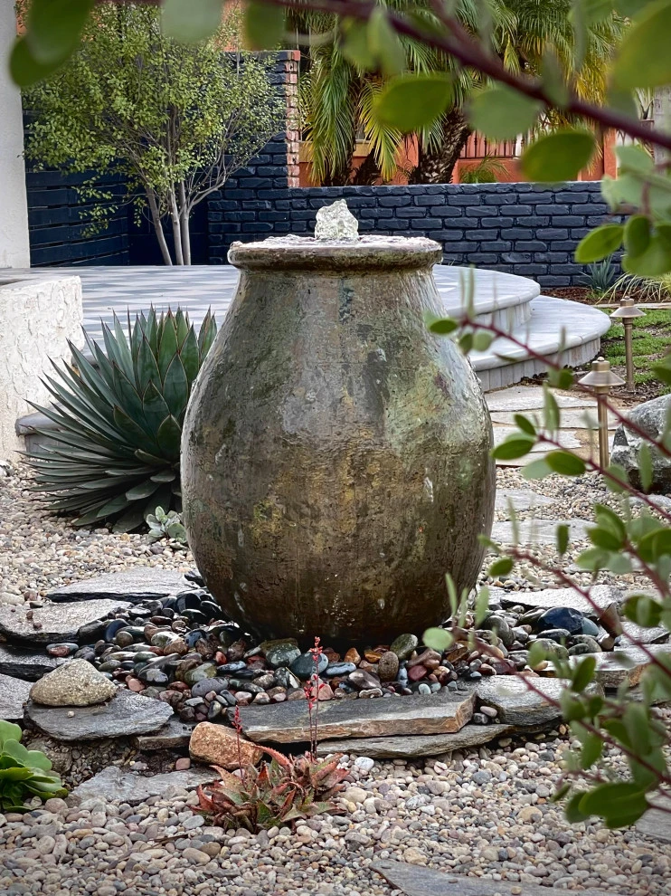 Rimpau Blvd, Los Angeles by Weeds Garden Design Build LLC - Photo 8