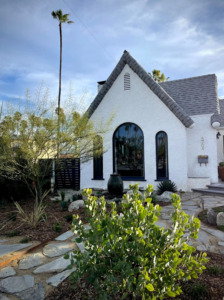 Rimpau Blvd, Los Angeles by Weeds Garden Design Build LLC - Photo 12