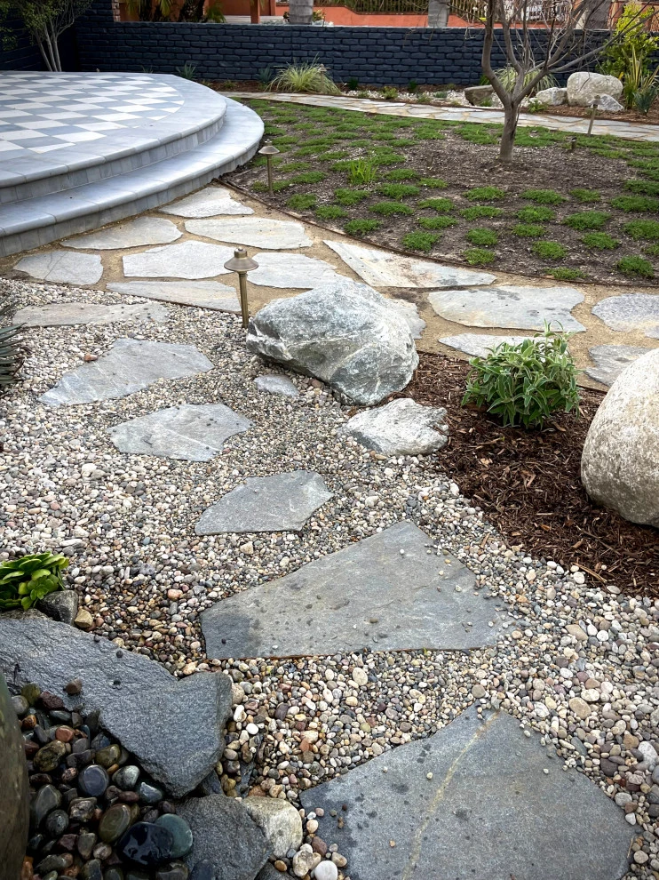 Rimpau Blvd, Los Angeles by Weeds Garden Design Build LLC - Photo 9