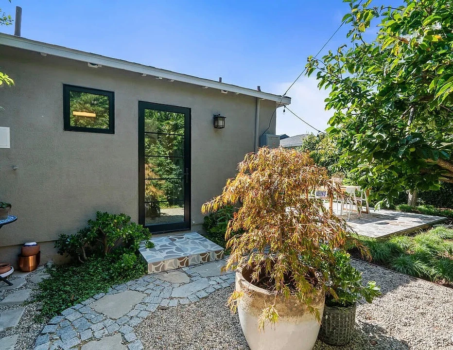 Chase Avenue, Culver City by Weeds Garden Design Build LLC - Photo 6