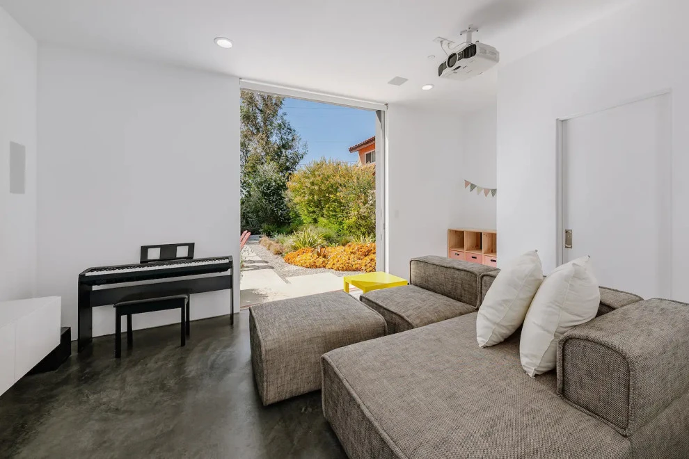 Elm Street, Torrance by Weeds Garden Design Build LLC - Photo 10