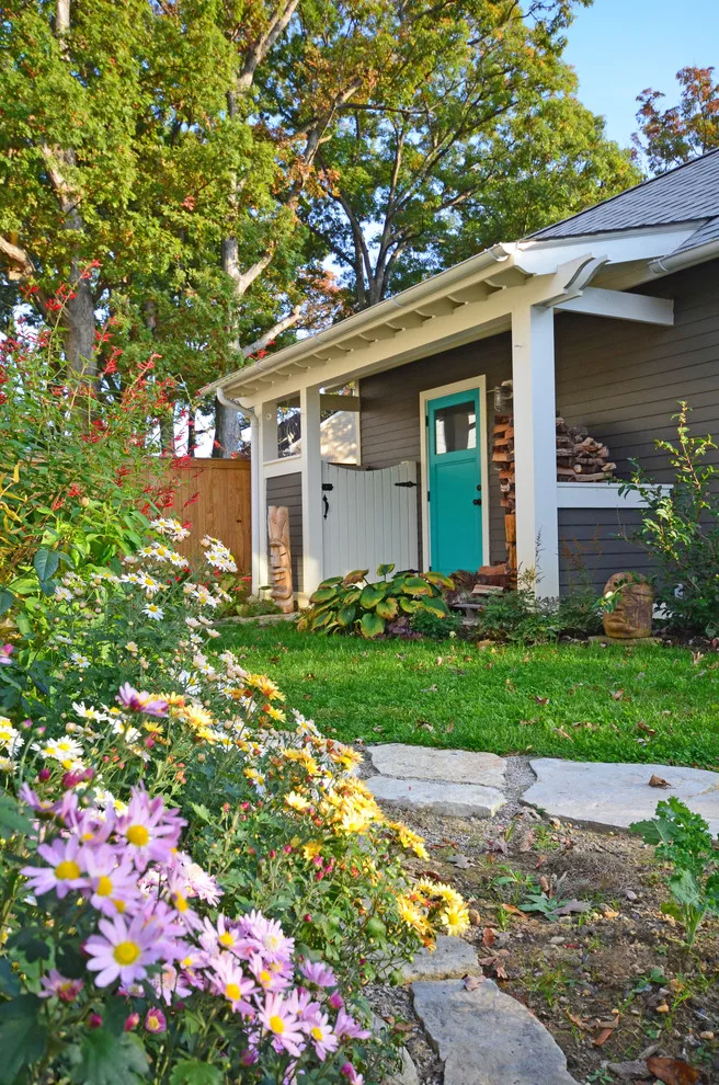 23rd Gray Bungalow Revamp and Expansion by FitzHarris Designs, Architects + Designers - Photo 14