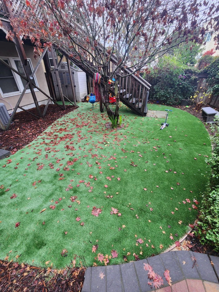 Oakland backyard turf project by Westcoast Hardscape - Photo 5