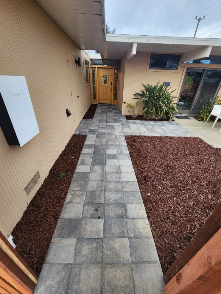 Westcoast Hardscape - Photo 3