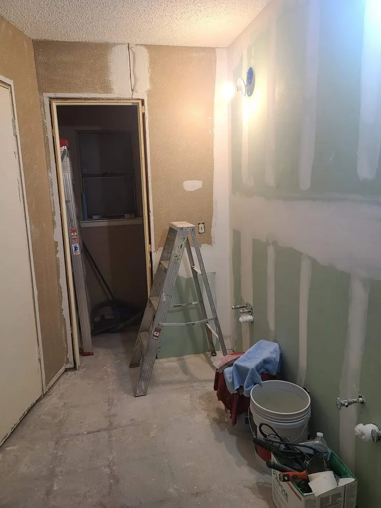 San Antonio Bathroom Renovation by Franklin & Zaldivar Architecture And Planning - Photo 7