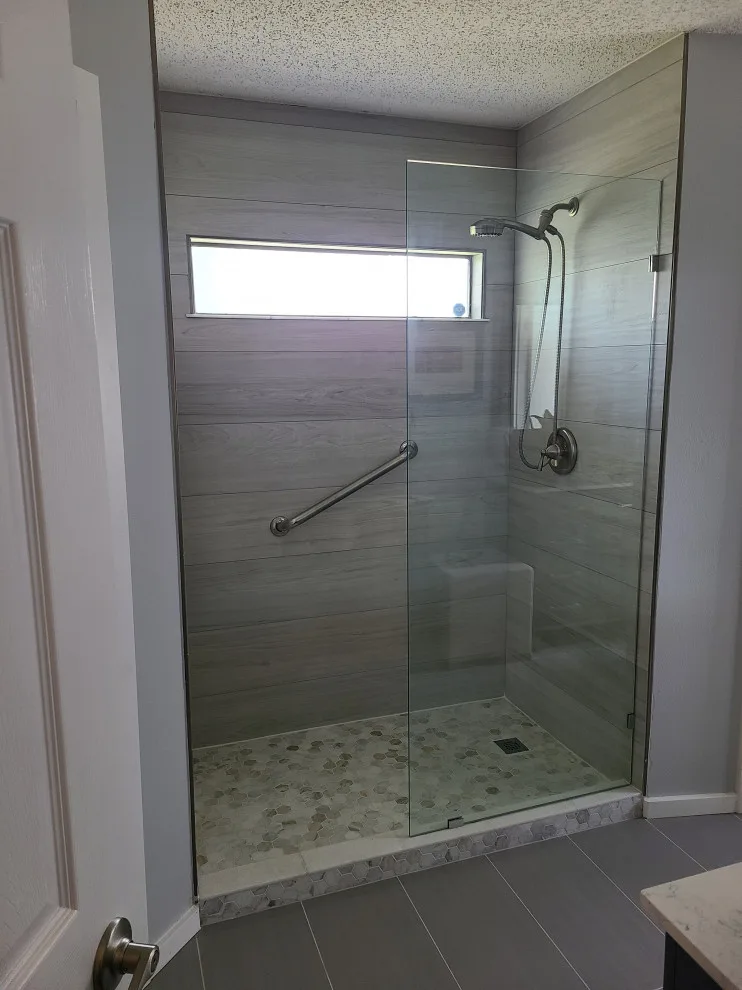 San Antonio Bathroom Renovation by Franklin & Zaldivar Architecture And Planning - Photo 5